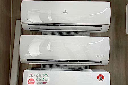 Стенд с кондиционерами ROYAL