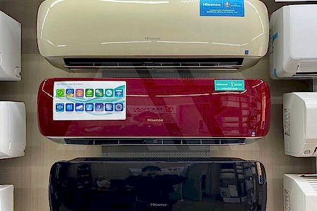 Стенд с кондиционерами Hisense