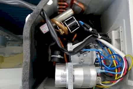 Наружный блок в разобранном виде