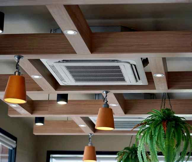 Установка кассетного кондиционера в кафе